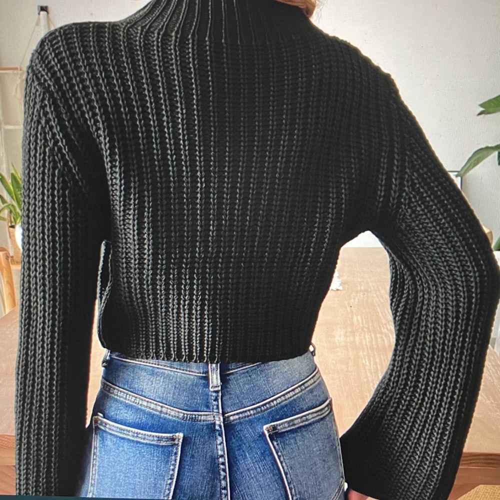 Black Ribbed Knit Cropped Sweater - Picture 3 of 3